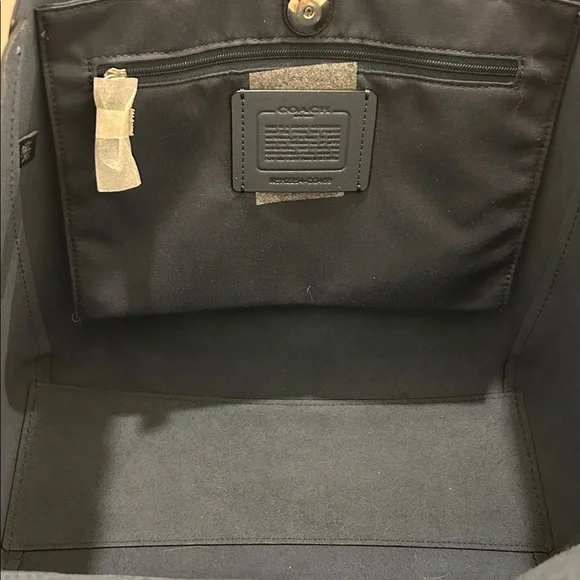 Coach (NWT) Derby Tote in Midnight Navy - Picture 5 of 13